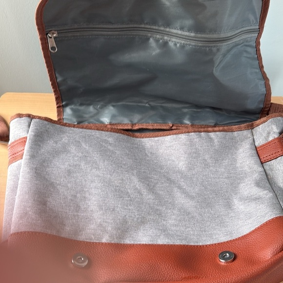 Atlanta Braves Messenger Bag - Picture 6 of 8